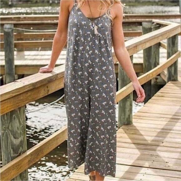 NATURAL LIFE Pants - Natural Life Cartwheel Romper Gray Floral Large Boho Cottage Prairie
